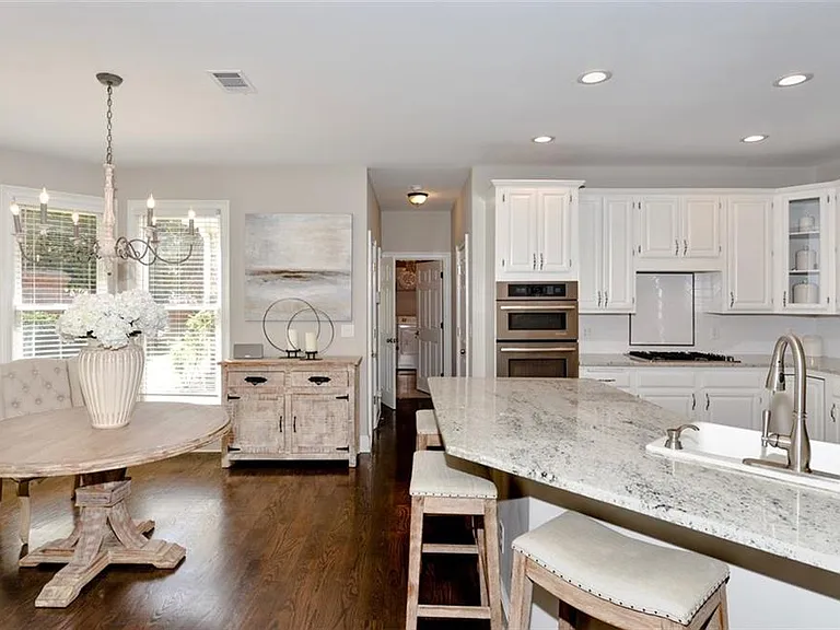 310 Windsor Gate Cv — Photo 21