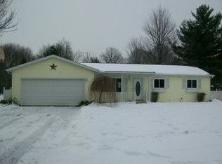 3868 Loton Dr, Fort Gratiot, MI 48059