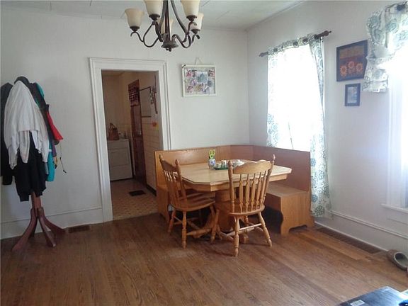 3rd image of 5 Davenport St