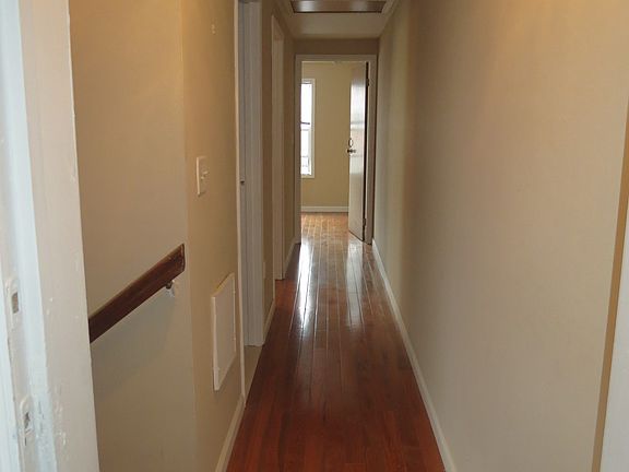 4th image of 406 Halladay St