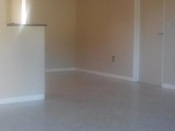 4th image of 300 NW 186th St