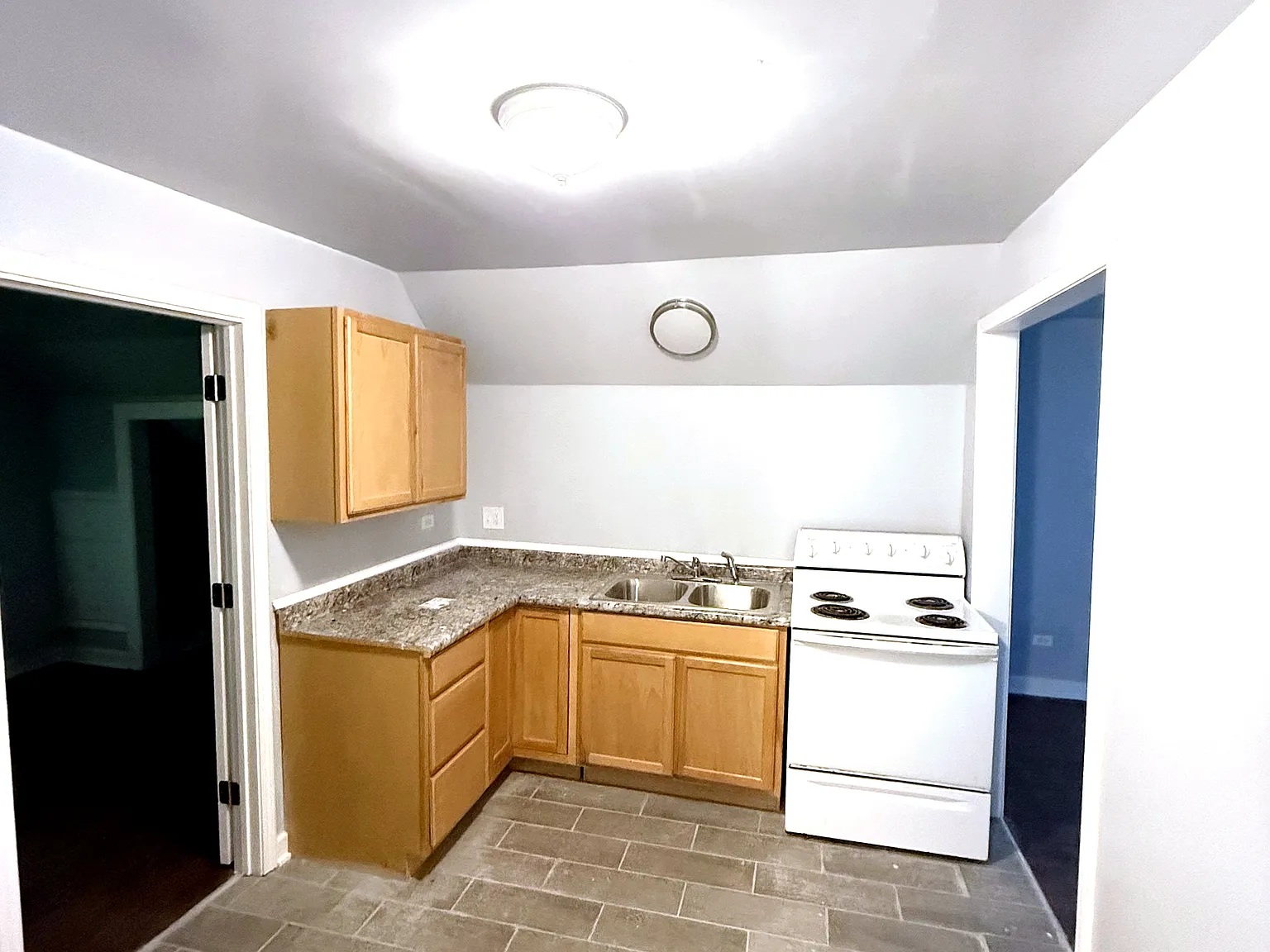 3 bed, 1500 sqft, $2,200 — Photo 2