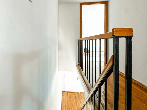 29 7th Avenue South image 7 of 12