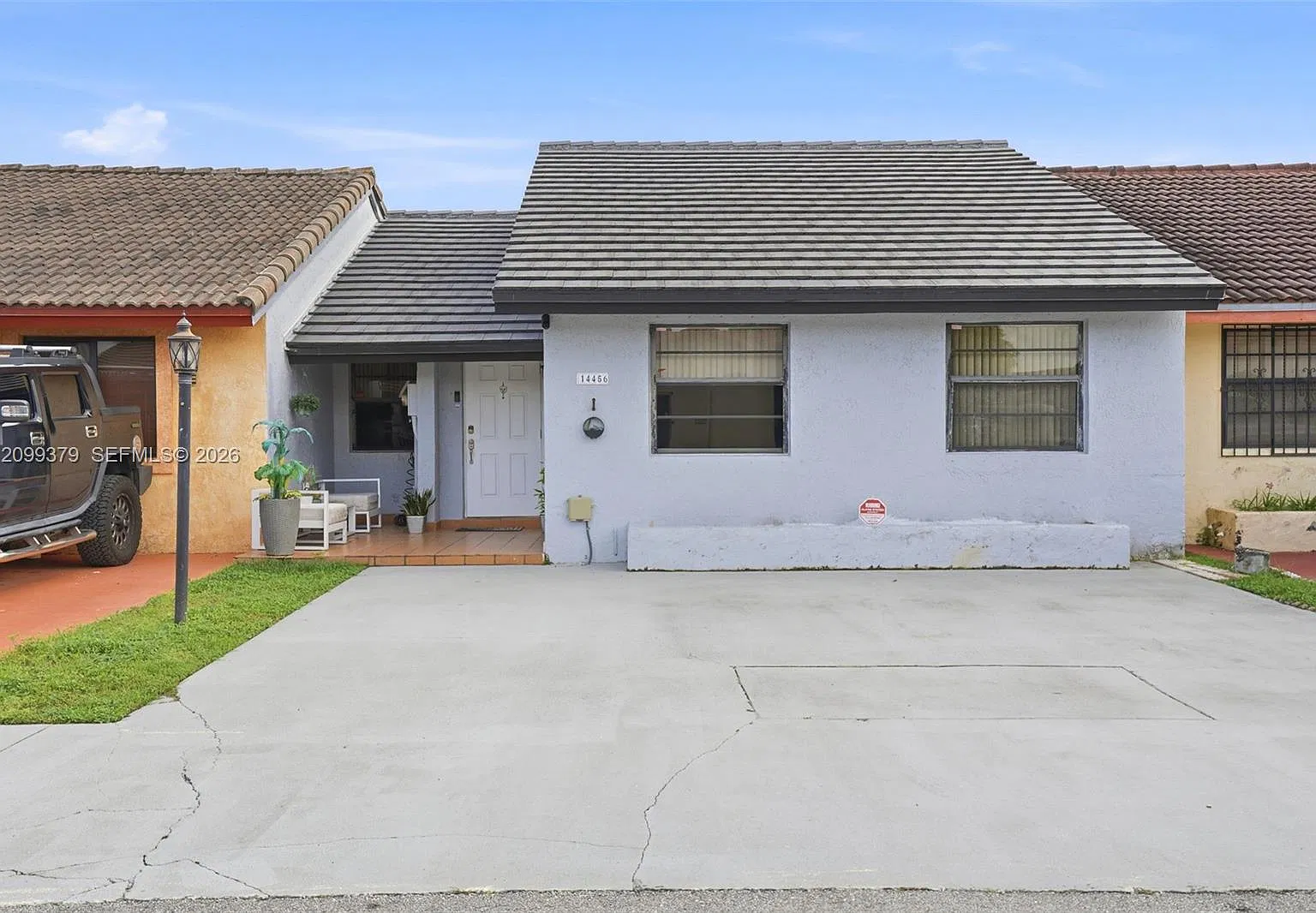 Bird Lakes Townhouse Sec — Photo 2