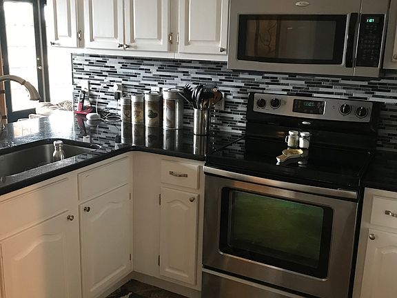 4th image of 492 Stoneridge Cir