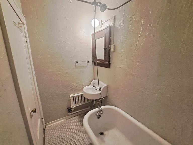 225 Place Apartments — Photo 58