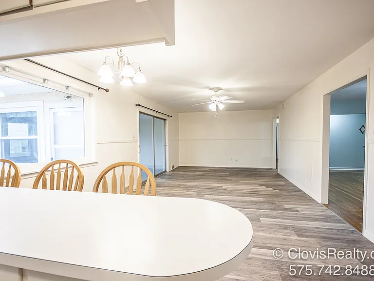317 Murray Dr — Photo 6