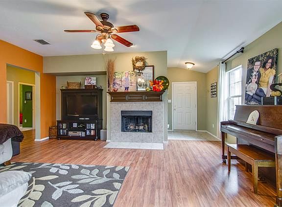 3rd image of 1628 Lionheart Dr