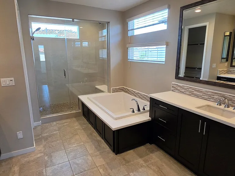 16208 Camden Cir — Photo 38