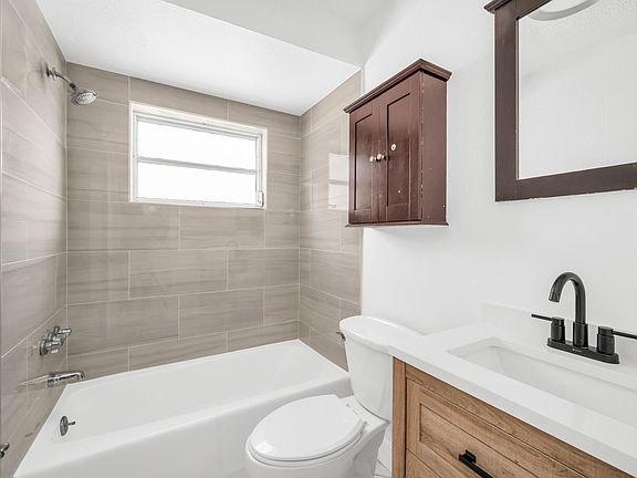 5th image of 616 Lucerne Ave APT 5