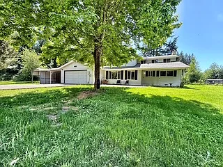 450 NE Riverhill Dr — Photo 46
