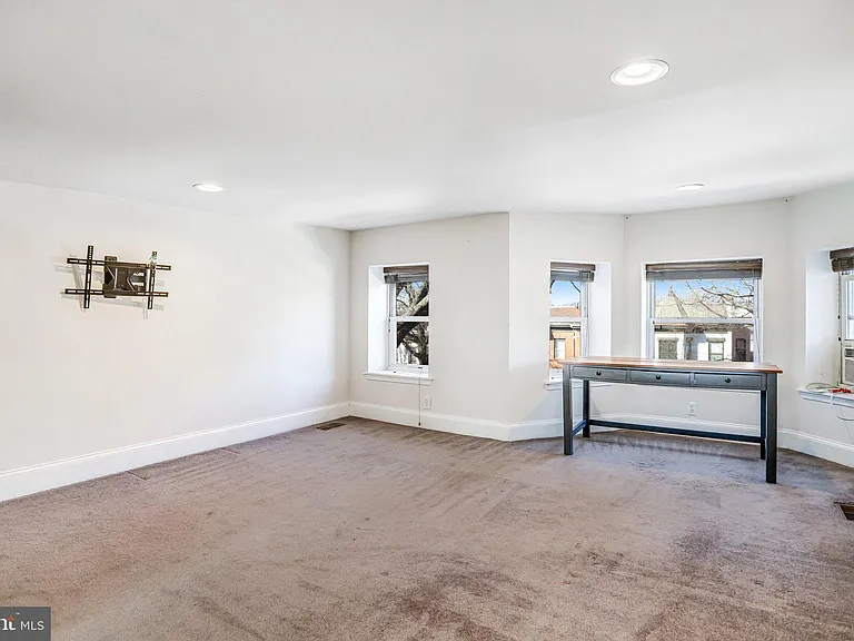 12 Rhode Island Ave NW — Photo 48