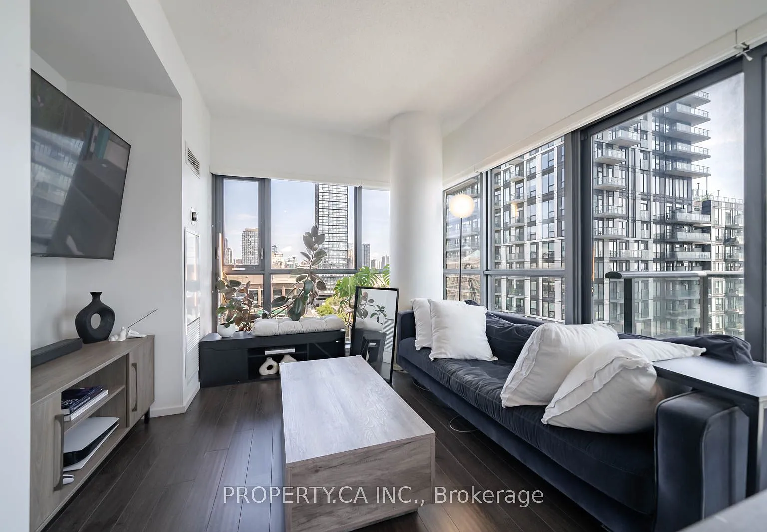 2 bed, $2,750 — Photo 1