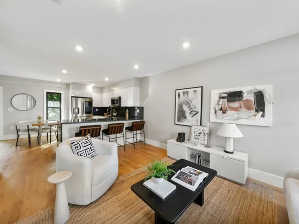 4 Six Everett Pl #2, Boston, MA 02128