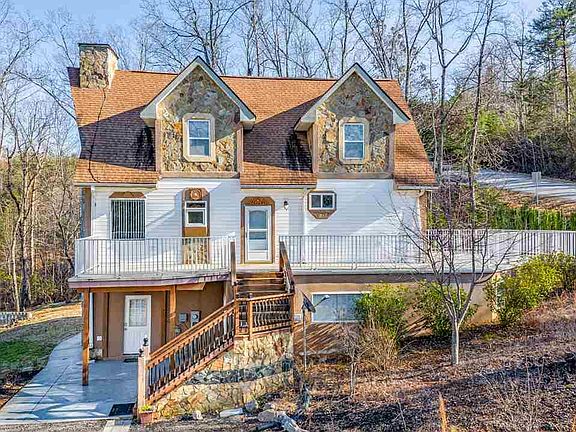 2nd image of 215 Ponder Ln