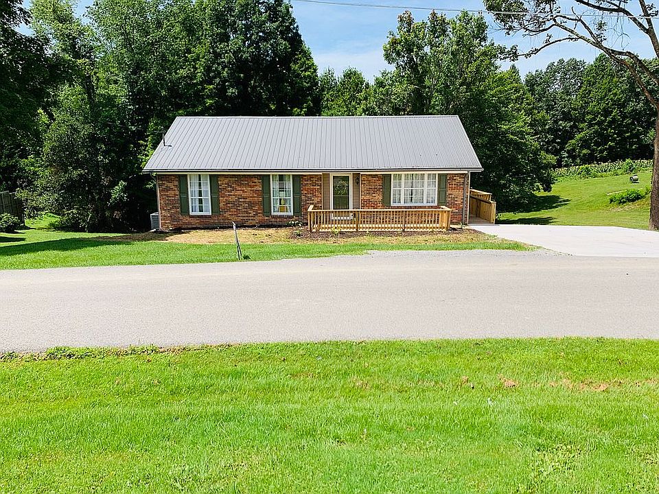 1st image of 220 Walnut Dr SE