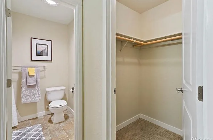 430 Bellevue Way SE #202 — Photo 17