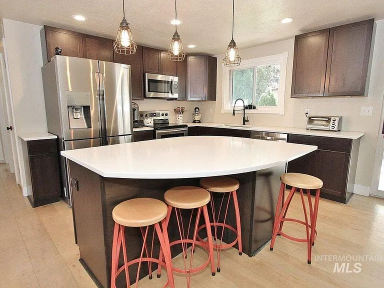1607 W Canal St — Photo 9
