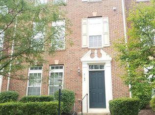2169 Potomac Club Pkwy, Woodbridge, VA 22191