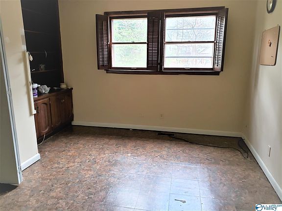 5th image of 11211 Mountaincrest Dr SE
