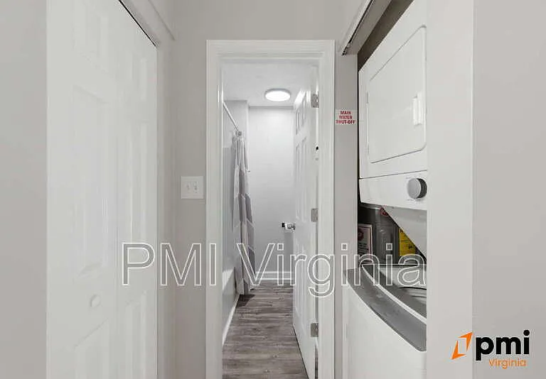 326 Wells Ct — Photo 13