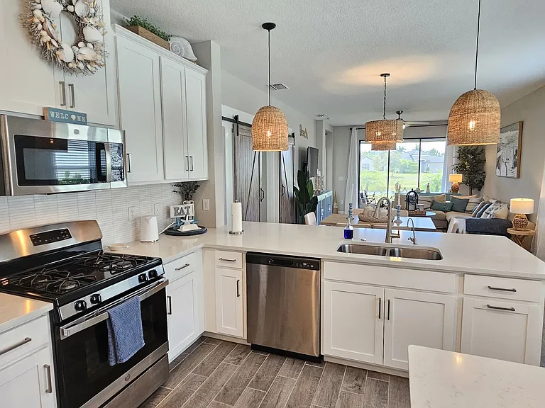 15285 Shady Palms Ln — Photo 19