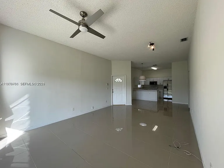 16309 Emerald Cove Rd #16309 — Photo 5