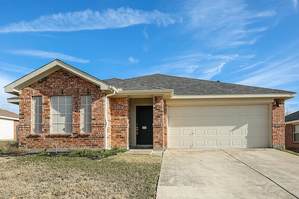 4 bed, 2.0 bath, 1675 sqft, $2,030 — Photo 1