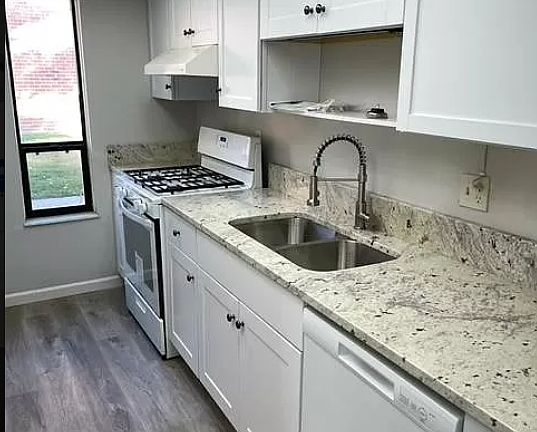 2nd image of 3 King Arthur Ct Unit 3