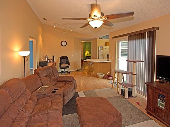 3rd image of 2977 Cottondale Dr