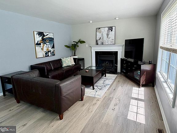 5th image of 2098 Pine Cliff Rd
