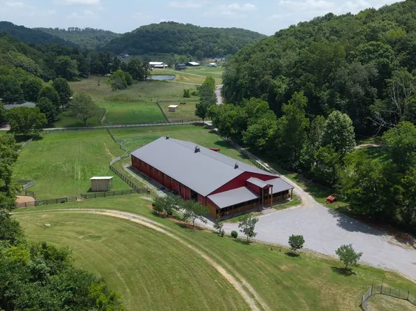 517 Collier Ln, Gallatin, TN 37066