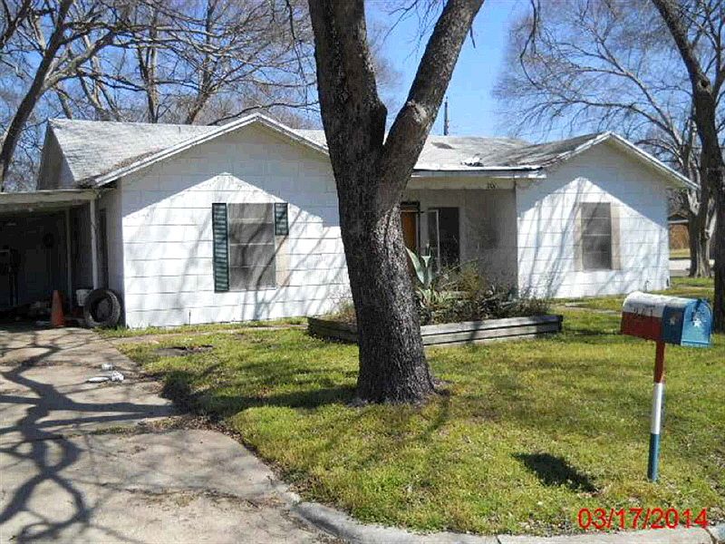 1st image of 201 N Lakeview Dr