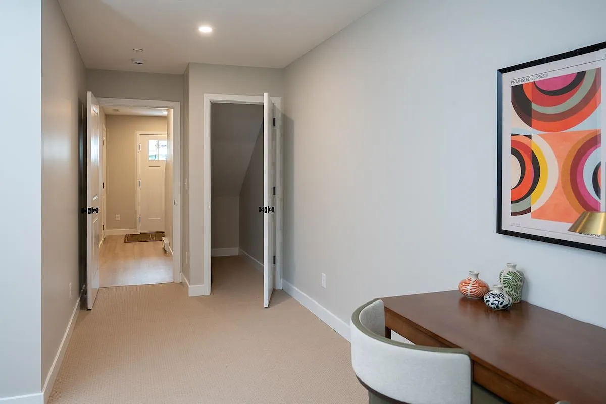 3 bed, 2.5 bath, 2202 sqft, $3,550 — Photo 3