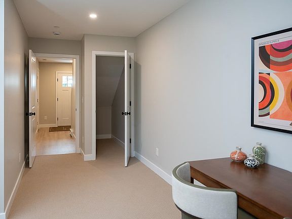 3rd image of 1 Boulder Way