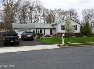 37 Hemlock Hill Rd, Jackson, NJ 08527