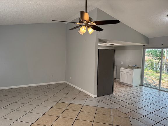 2nd image of 6207 Chinaberry Dr