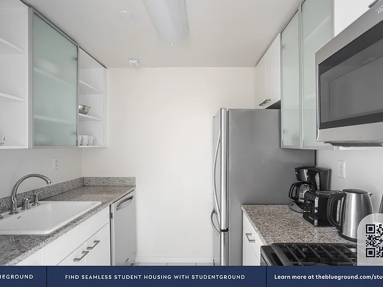 180 W 20th St #9W — Photo 11