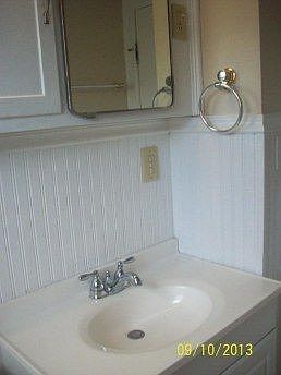 4th image of 308 Bowman St