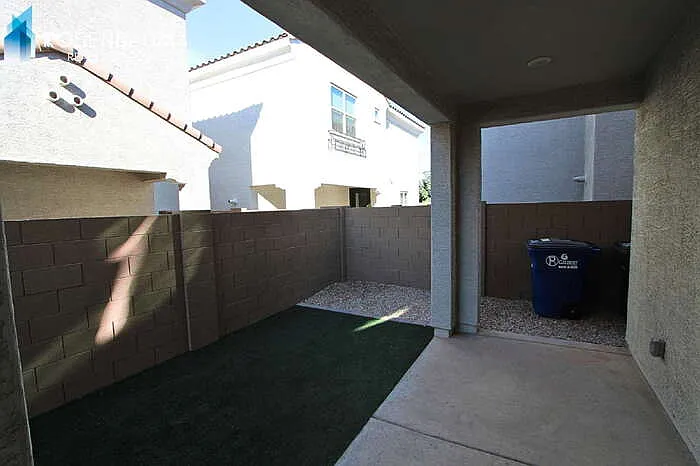 661 N Abalone Dr — Photo 4