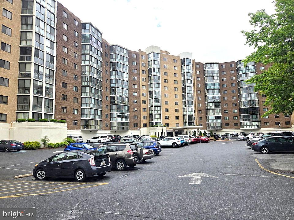 1st image of 15115 Interlachen Dr Unit 3-311