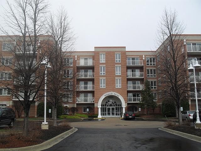 1st image of 4655 N Cumberland Ave APT 411
