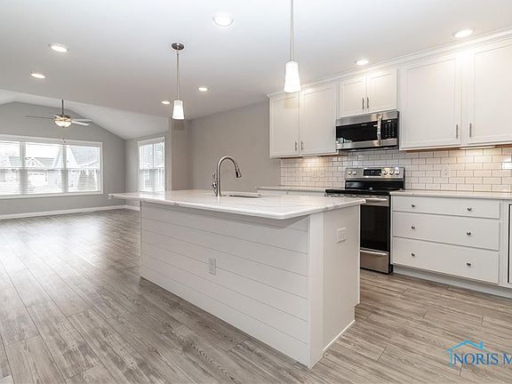 4th image of 15436 Gray Birch Ct