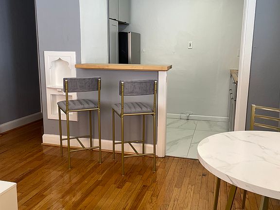 2nd image of 1760 N Pearl St #1A