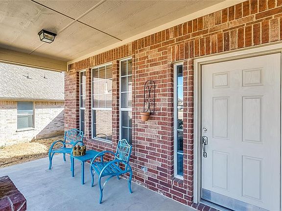 4th image of 704 Yaupon Ct