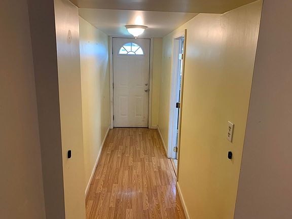 3rd image of 809 Pickering St APT 1