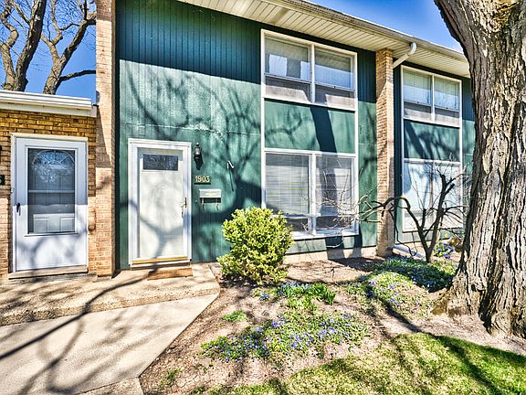 2nd image of 1903 Willow Hill Ct