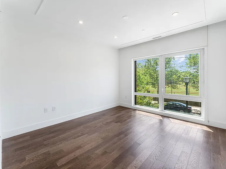386 9th St #Townhouse J — Photo 19