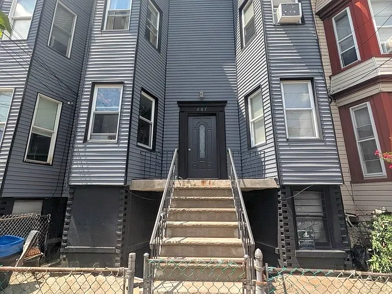 267 Webster Ave #1R — Photo 15