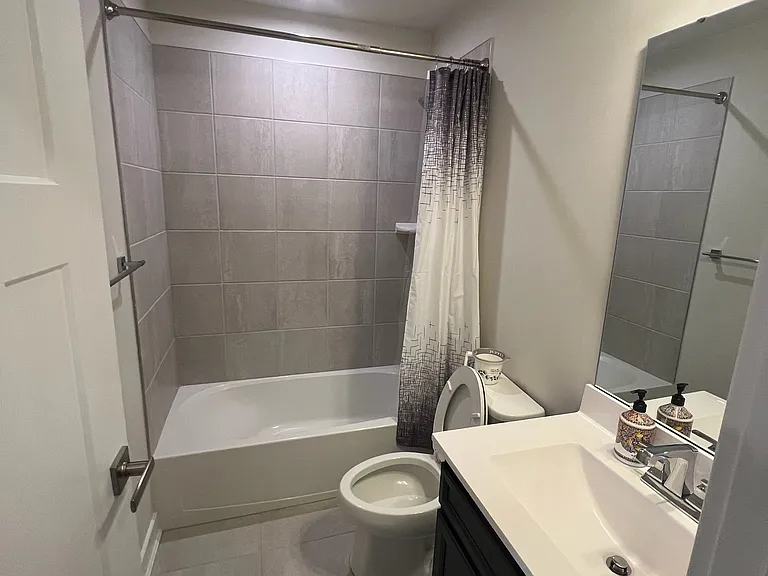 716 Kalmar Ln — Photo 14
